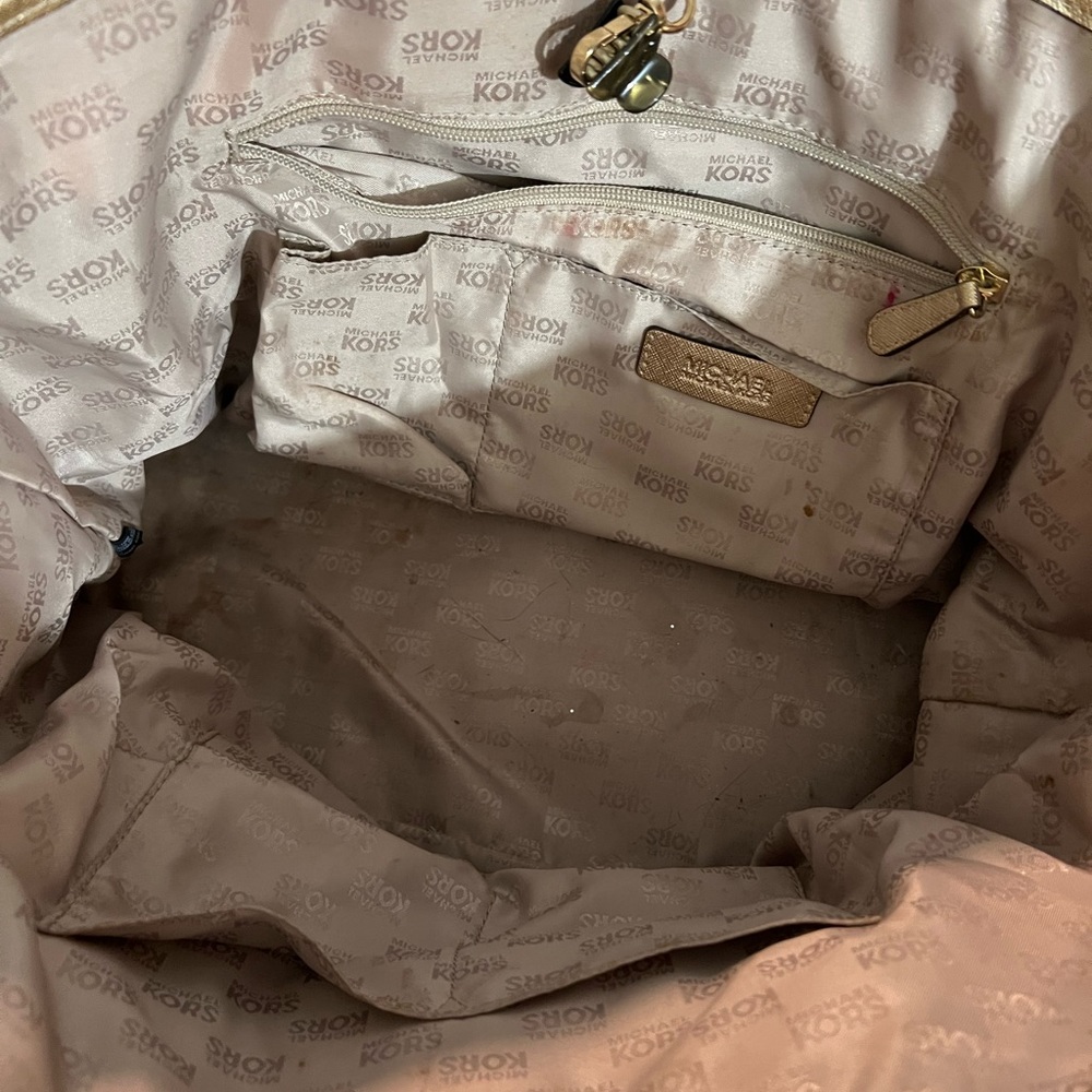 Micheal Kors Purse - Picture 2 of 3